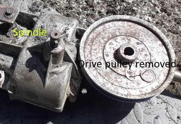 drive piulley off and spindle.JPG