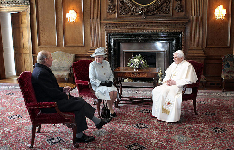 Queen-Elizabeth-II-and-th-007.jpg